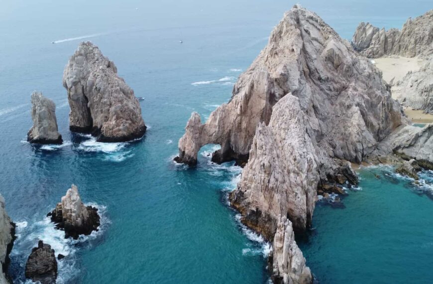 The Complete Guide to Scuba Diving in Cabo San Lucas